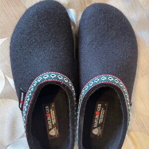 Haflinger Charcoal Wool Slip-On Slippers with Green & Red Trim